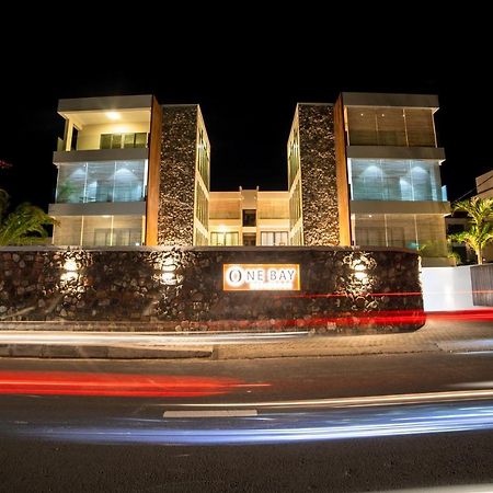 One Bay Residence Unit 15 - Penthouse With Private Roof Top, Jacuzzi And Sea View Grand-Baie Exterior photo