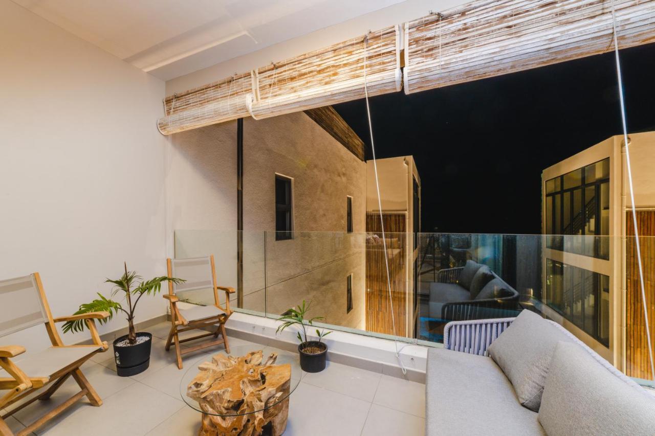 One Bay Residence Unit 15 - Penthouse With Private Roof Top, Jacuzzi And Sea View Grand-Baie Exterior photo