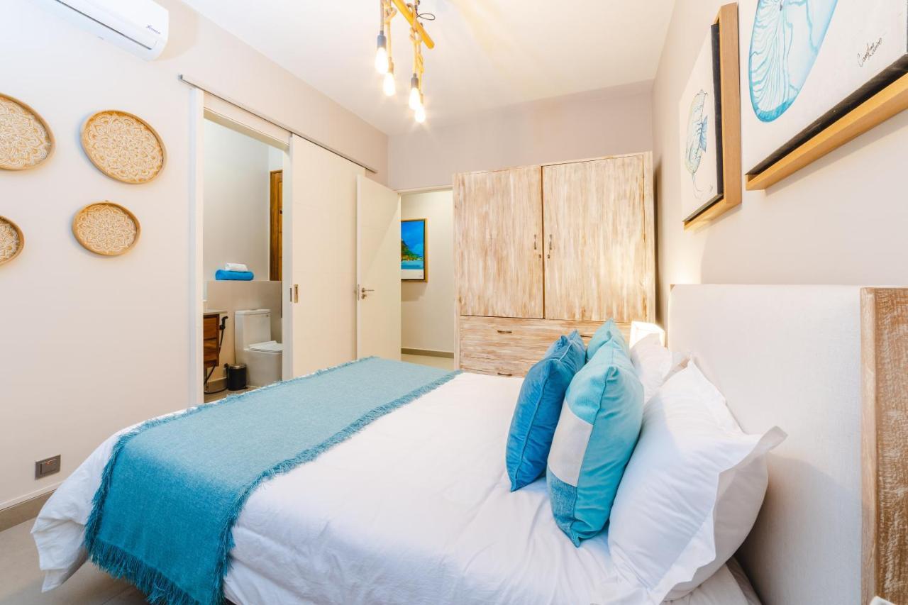 One Bay Residence Unit 15 - Penthouse With Private Roof Top, Jacuzzi And Sea View Grand-Baie Exterior photo