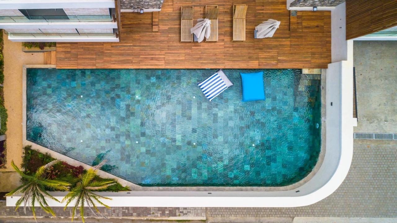 One Bay Residence Unit 15 - Penthouse With Private Roof Top, Jacuzzi And Sea View Grand-Baie Exterior photo